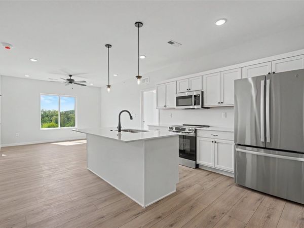 4428 Deer Creek Rd, Unit 305, Iowa City, IA 52246