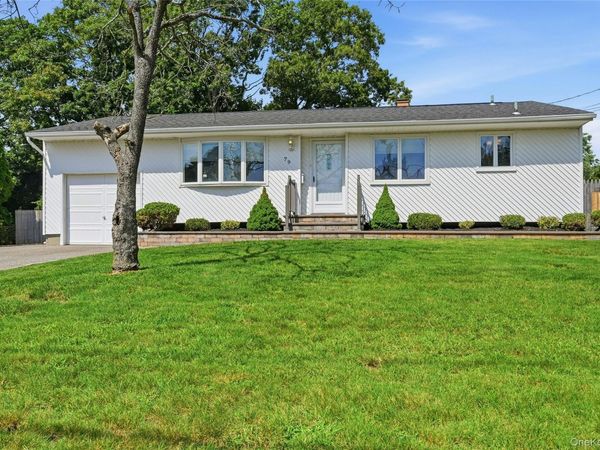 79 39th Street, Islip, NY 11751