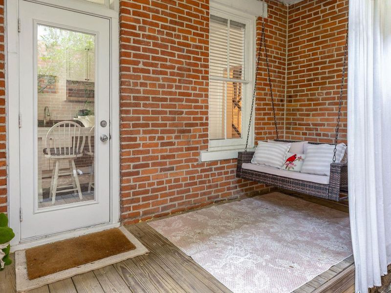 677 S 3rd Street, Columbus, OH 43206 Photo 3