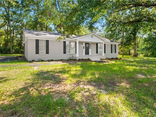 9601 Coleman Dairy Road E, Semmes, AL 36575