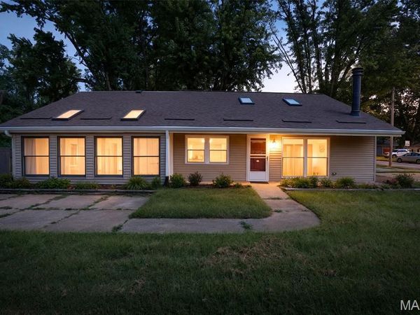 49 Marie Drive, St Charles, MO 63301