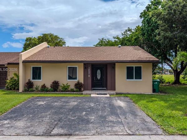 12570 SW 117th Ln , Miami, FL 33186