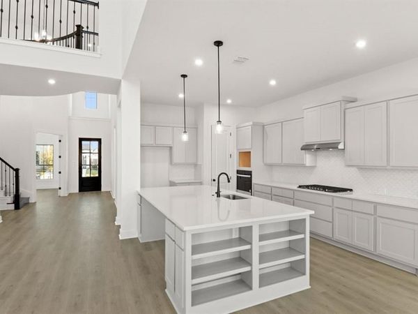 373 Hollister DR , Liberty Hill, TX 78642