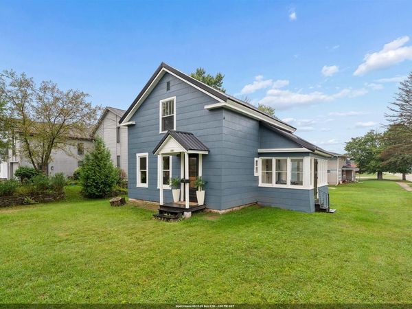 803 OSHKOSH STREET, New London, WI 54961