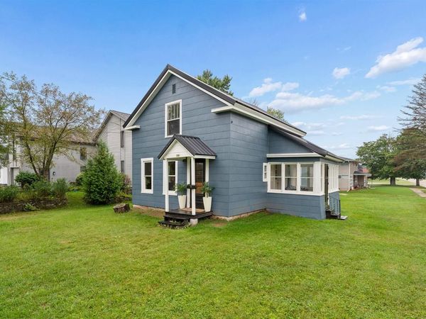 803 OSHKOSH STREET, New London, WI 54961