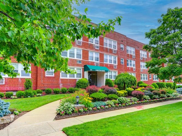 101 2nd Street , Unit B11, Garden City, NY 11530