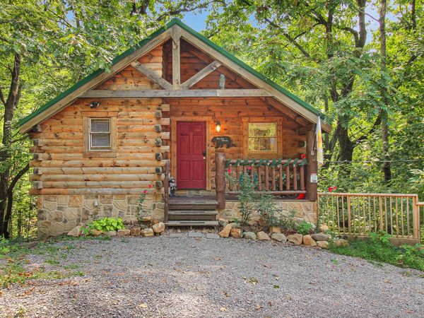 1732 Silver Poplar Lane, Sevierville, TN 37876