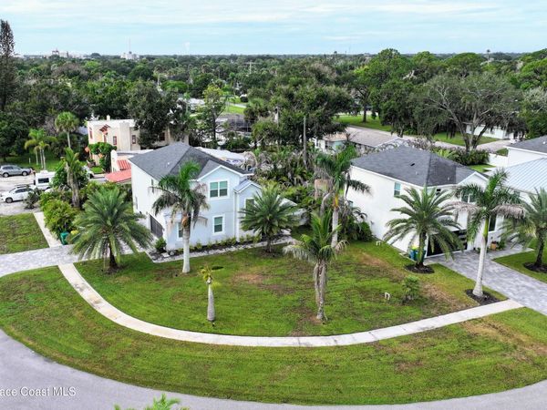 2094 Hyde Parkway, Melbourne, FL 32901