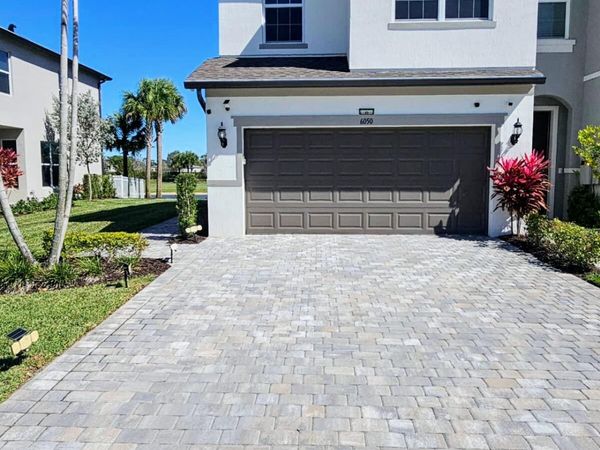 6050 Praza Lane, Greenacres, FL 33415