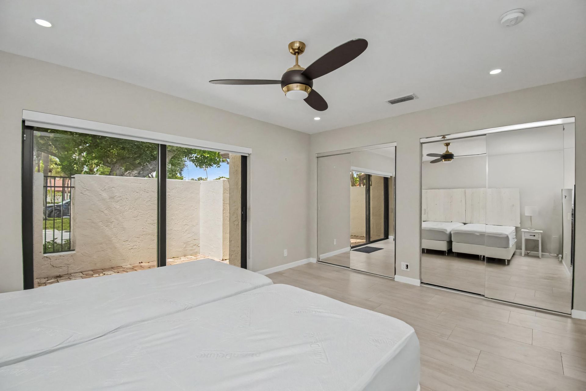 21460 Laguna Drive, Boca Raton, FL 33433 Photo