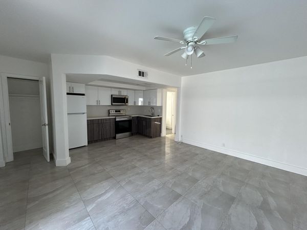 1534 SE 15th Street, Unit 5, Fort Lauderdale, FL 33316