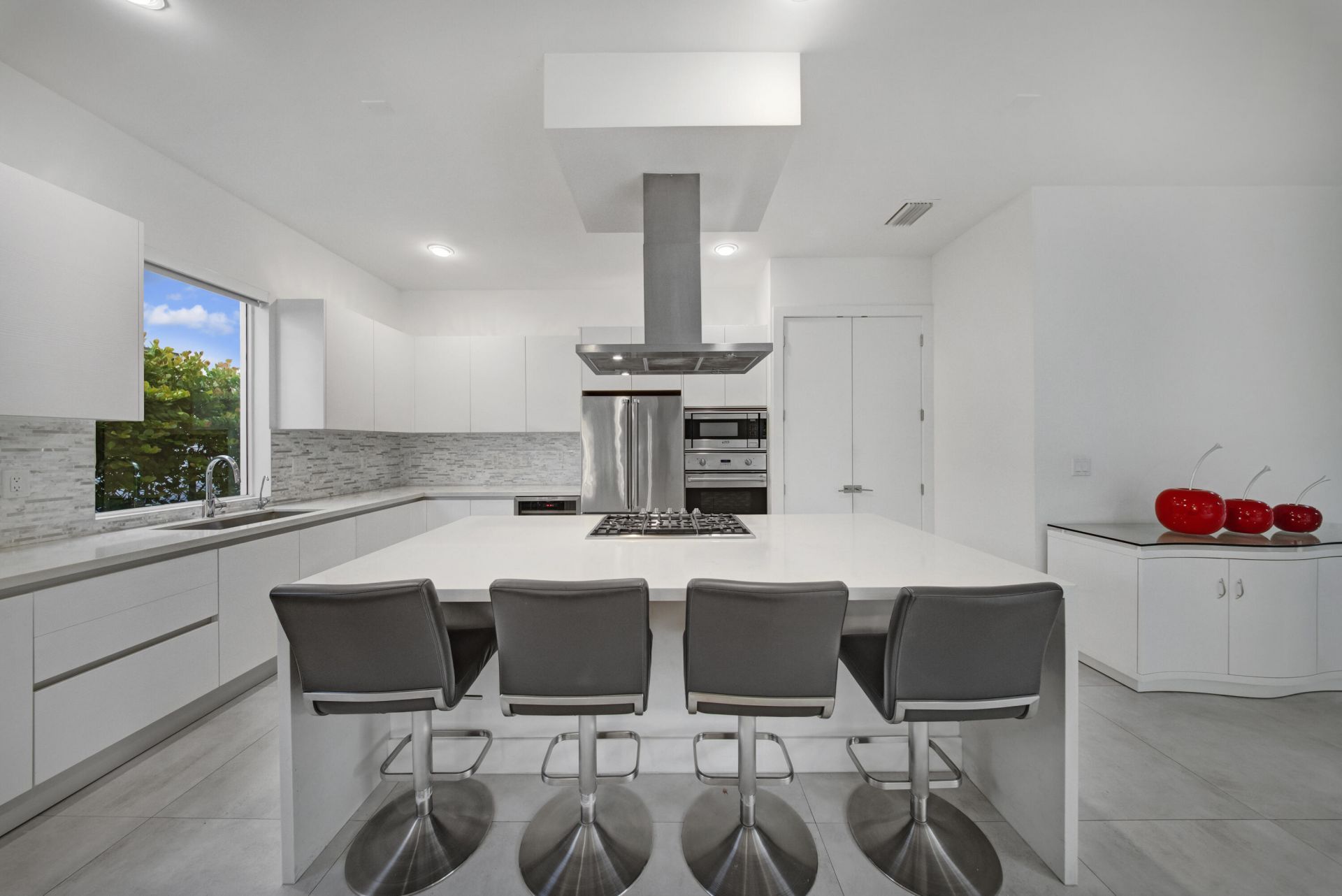 10081 NW 75th Terrace, Doral, FL 33178 Photo