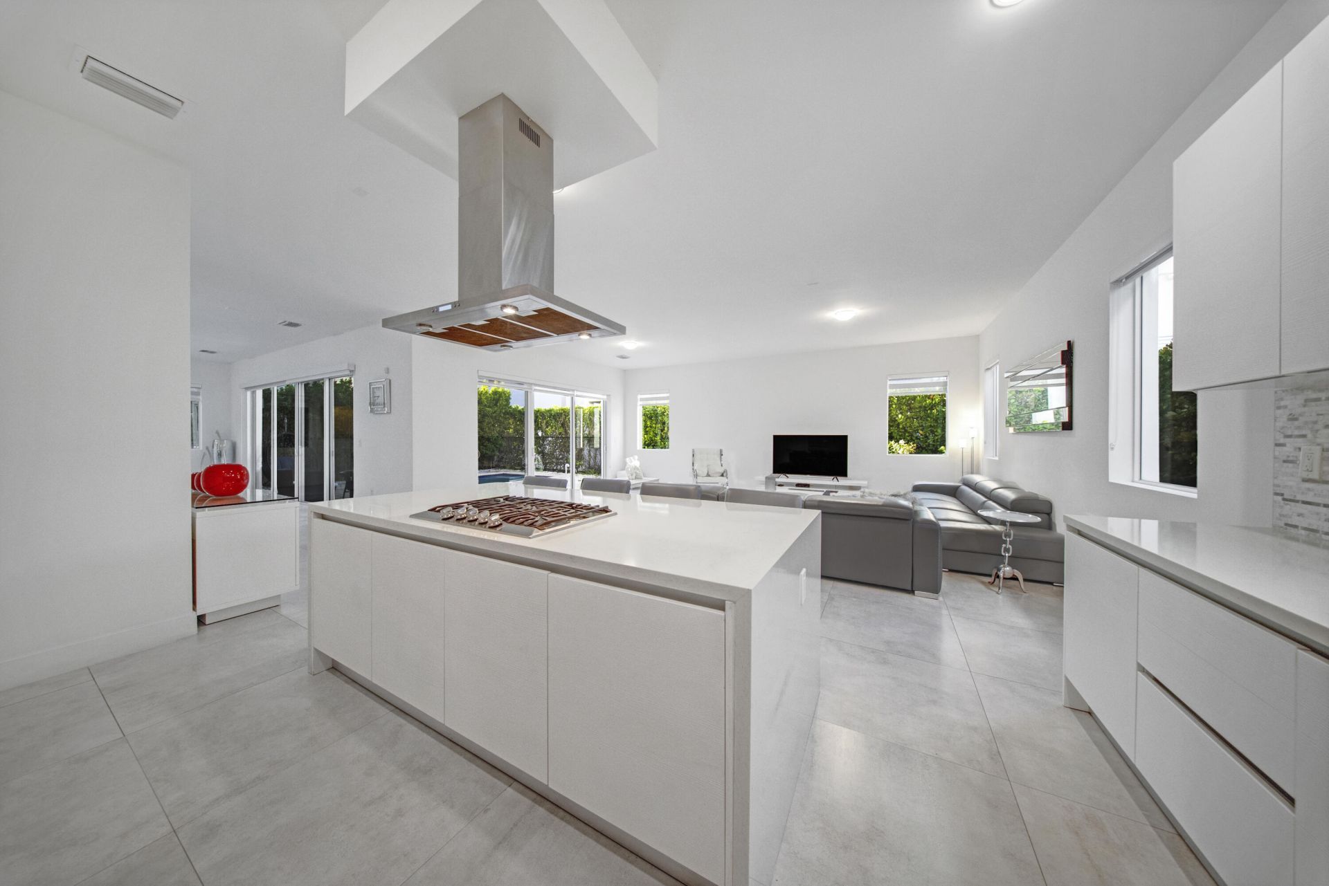 10081 NW 75th Terrace, Doral, FL 33178 Photo