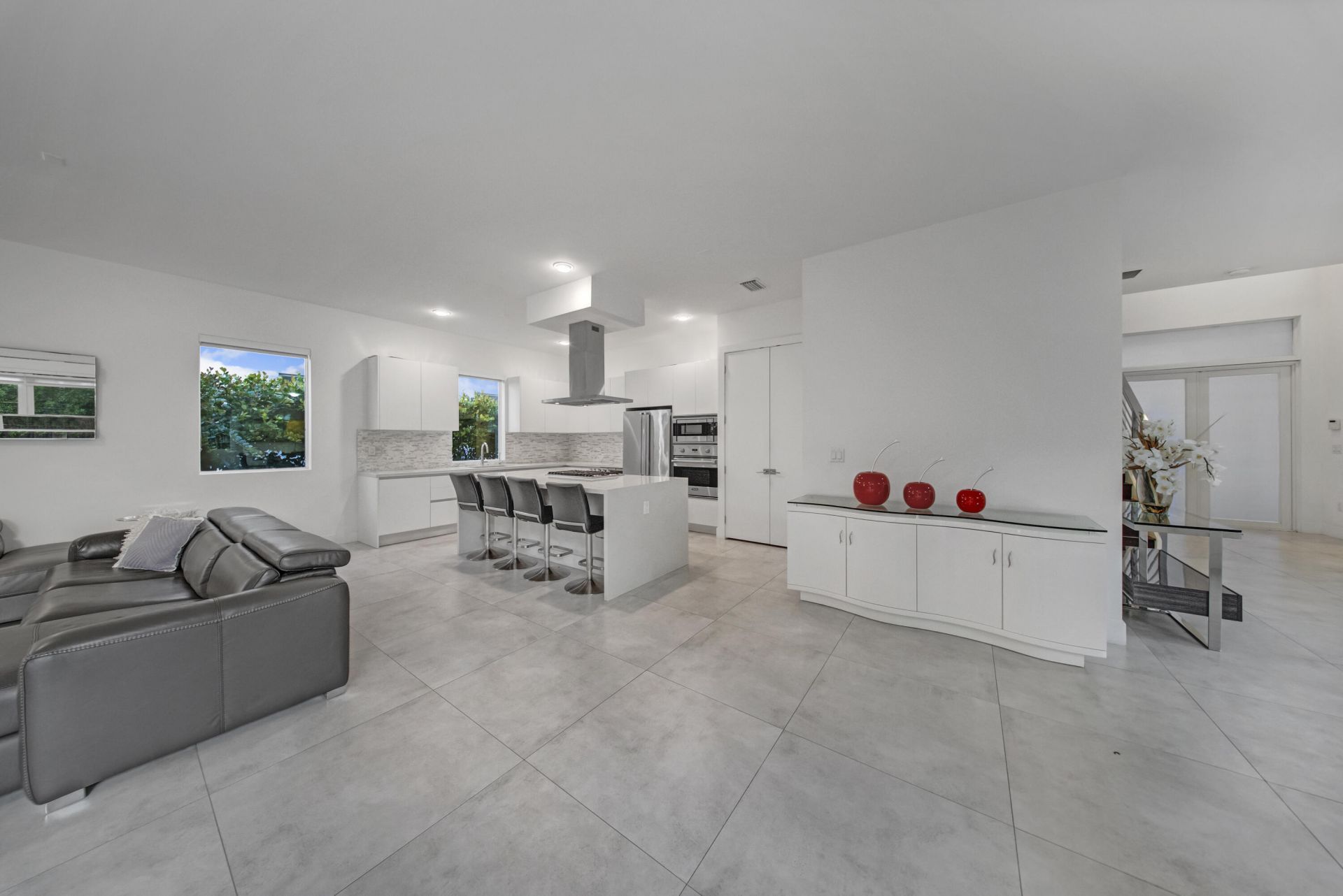 10081 NW 75th Terrace, Doral, FL 33178 Photo