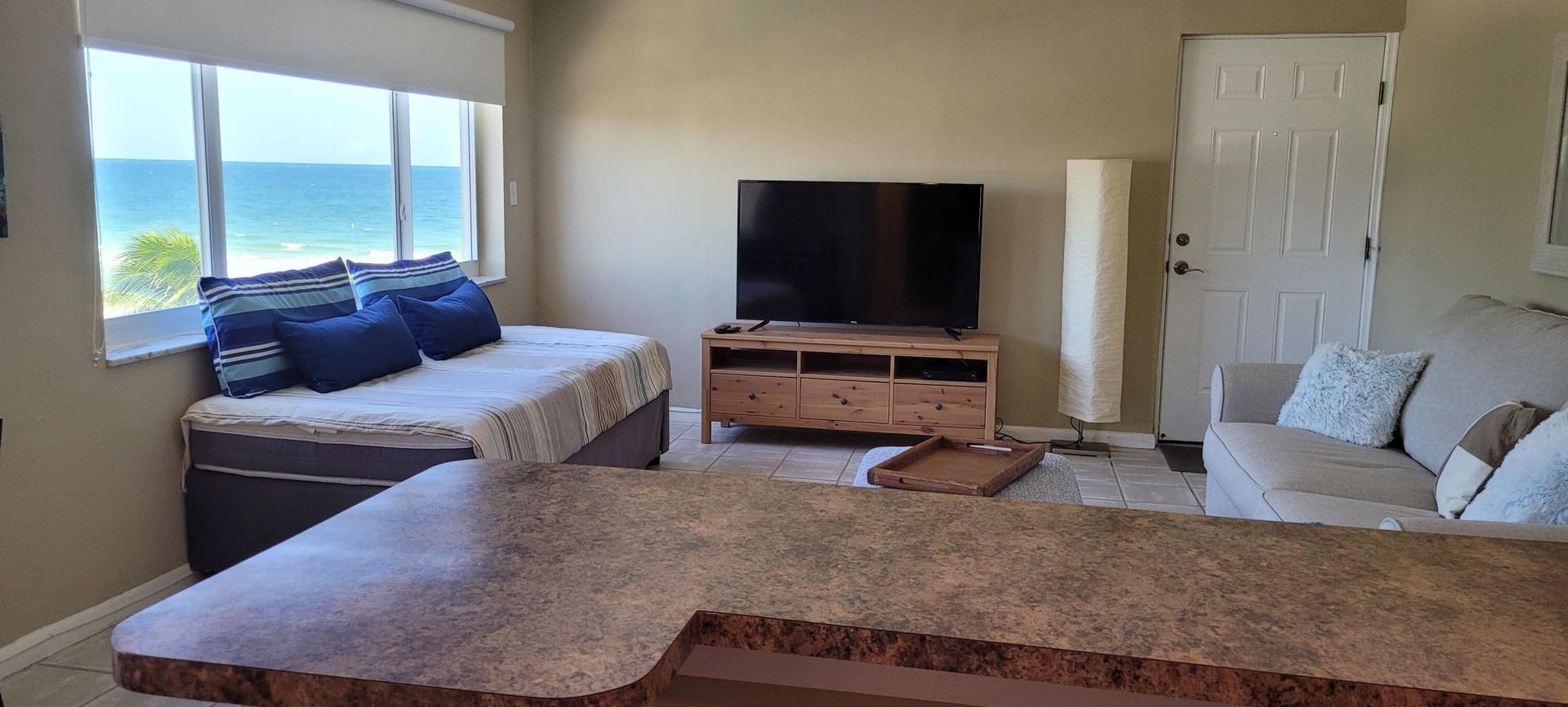 300 Oregon Street, Unit 409, Hollywood, FL 33019 Photo