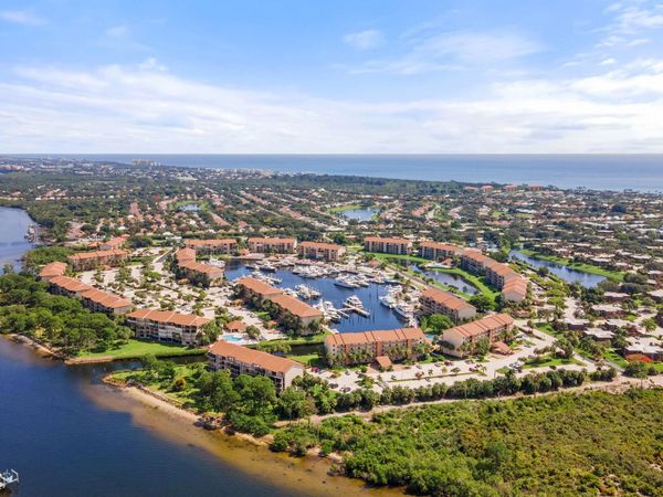 1601 Marina Isle Way, Unit 202, Jupiter, FL 33477