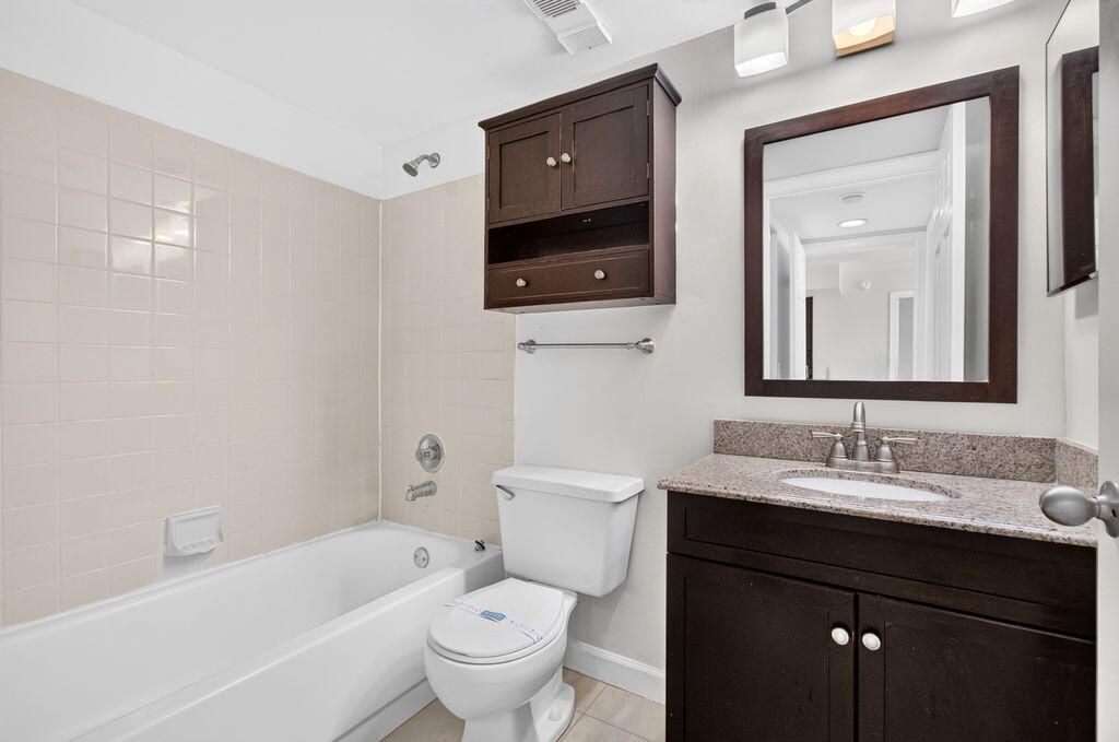 706 Executive Center Drive, Unit 24, West Palm Beach, FL 33401 Photo
