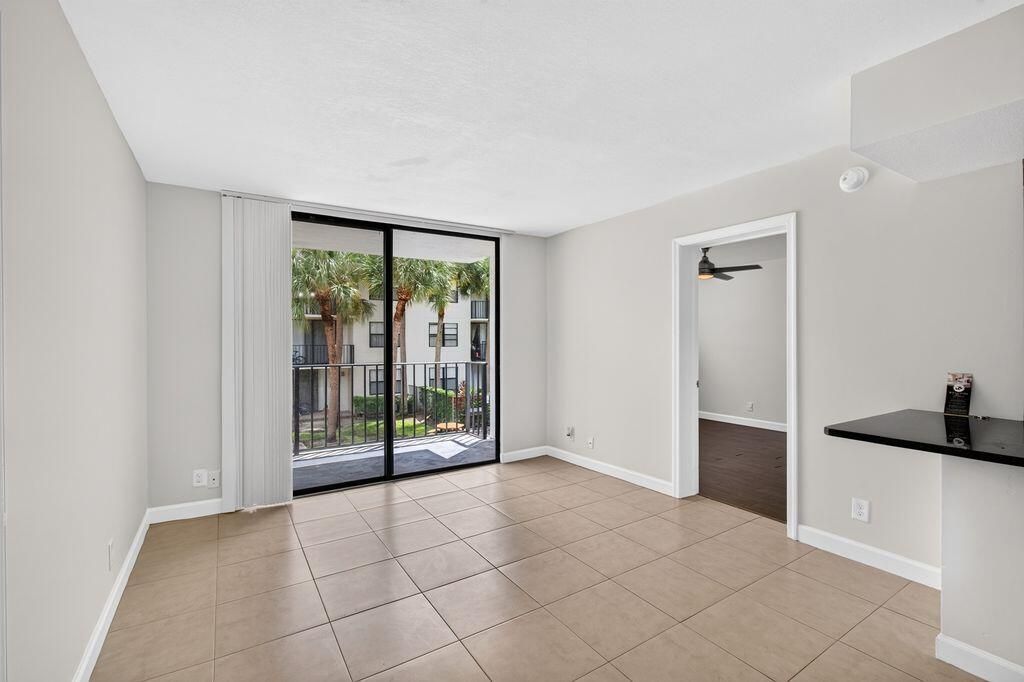 706 Executive Center Drive, Unit 24, West Palm Beach, FL 33401 Photo
