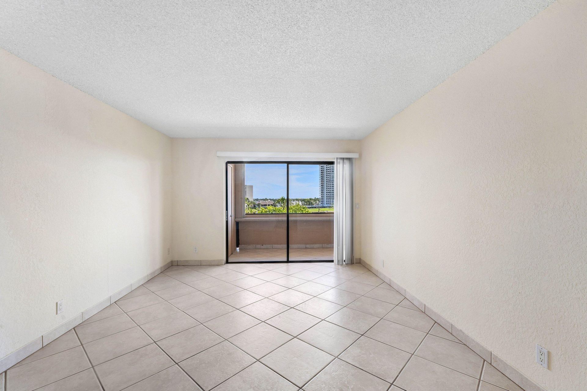 1030 Us Highway 1, Unit 413, North Palm Beach, FL 33408 Photo