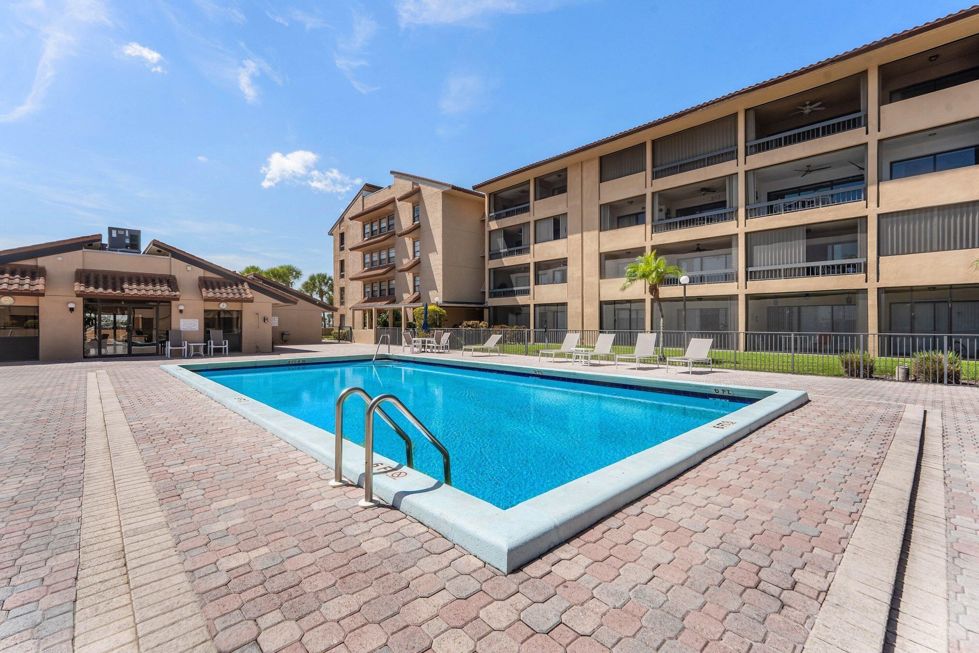 1030 Us Highway 1, Unit 413, North Palm Beach, FL 33408 Photo