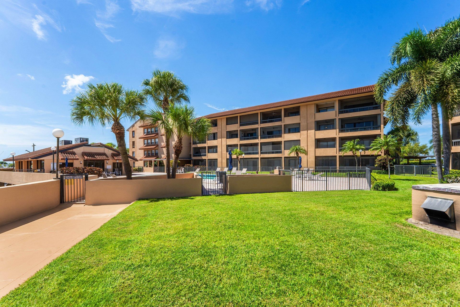 1030 Us Highway 1, Unit 413, North Palm Beach, FL 33408 Photo