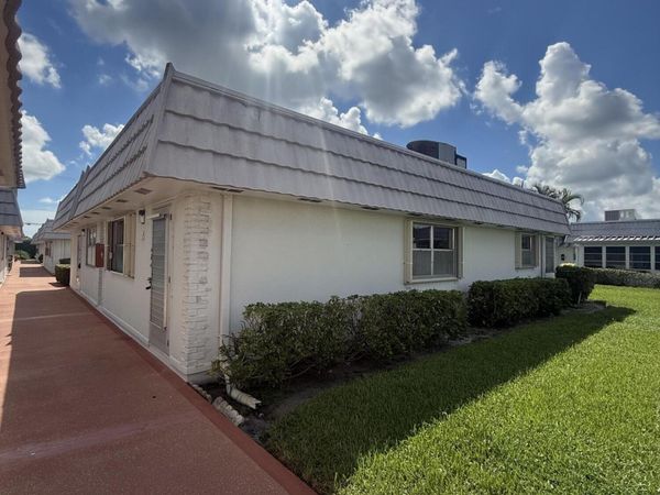 34 Valencia B, Delray Beach, FL 33446