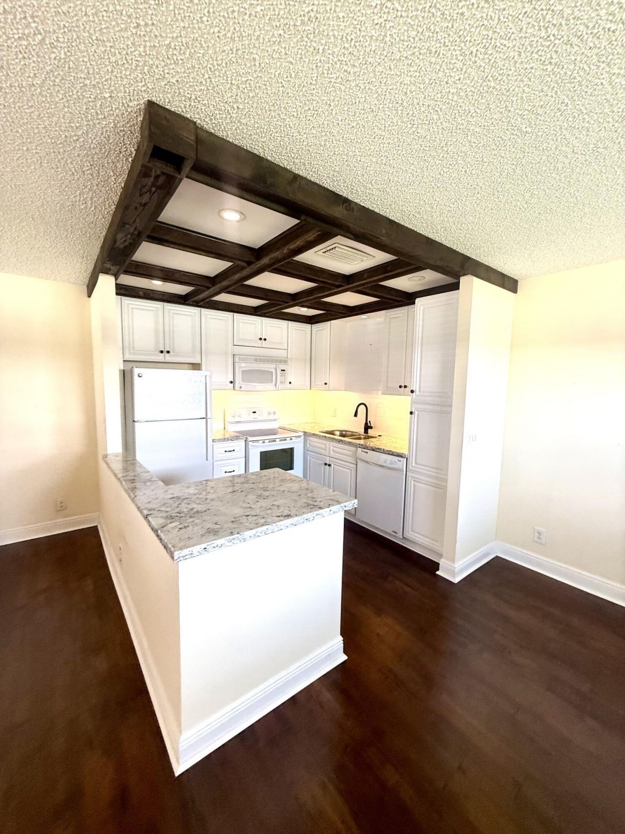 34 Valencia B, Delray Beach, FL 33446 Photo