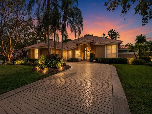 1207 Manor Drive S, Weston, FL 33326