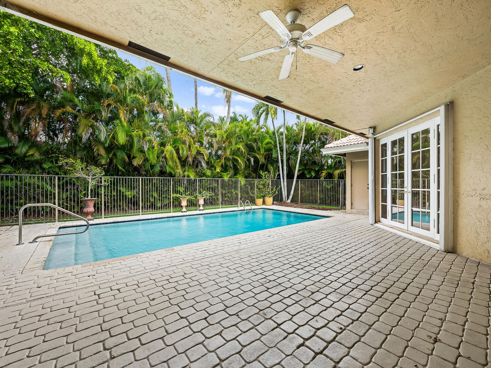 1207 Manor Drive S, Weston, FL 33326 Photo