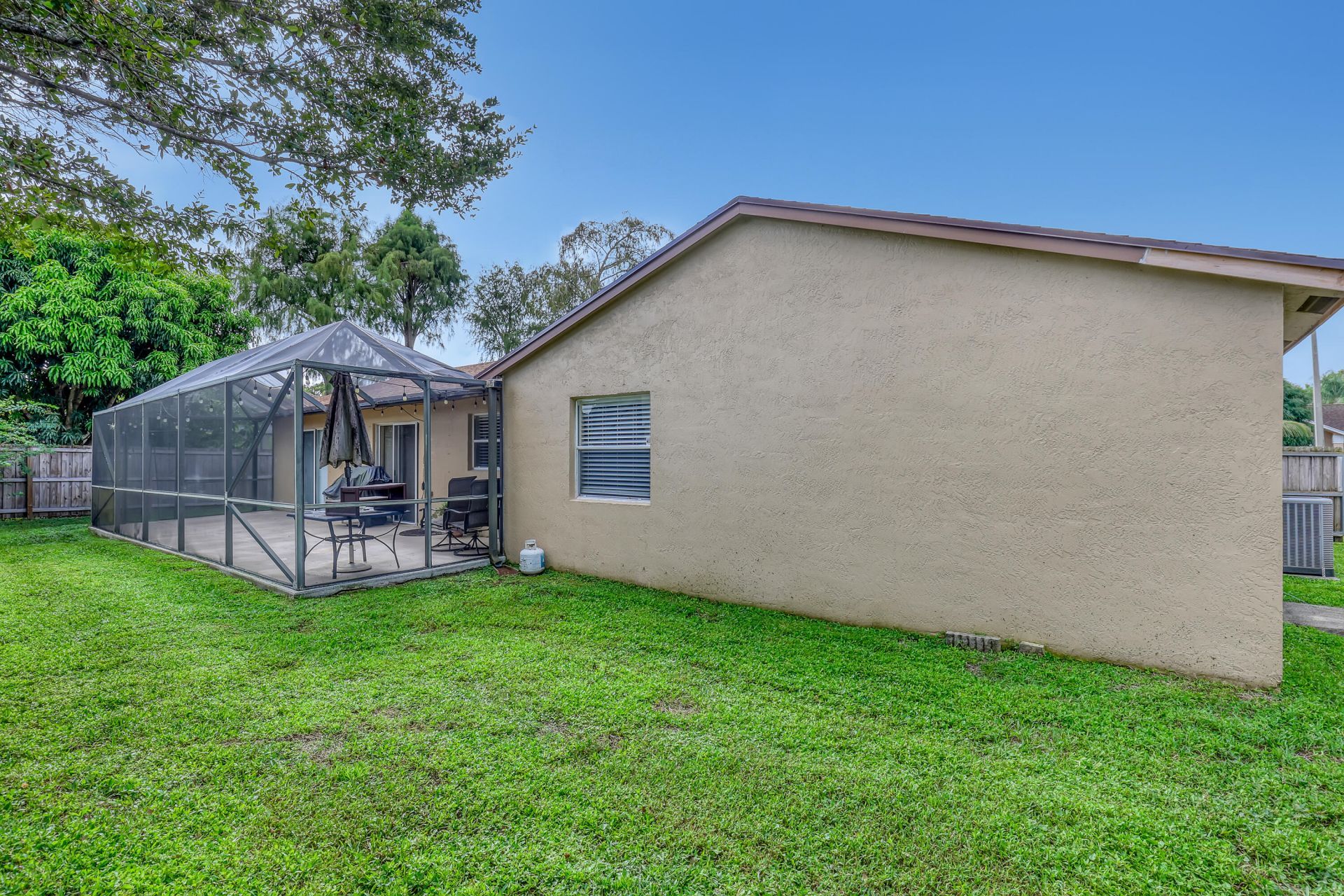 102 Sand Pine Way, Royal Palm Beach, FL 33411 Photo