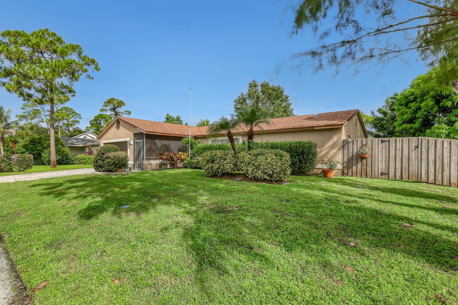 102 Sand Pine Way, Royal Palm Beach, FL 33411 Photo
