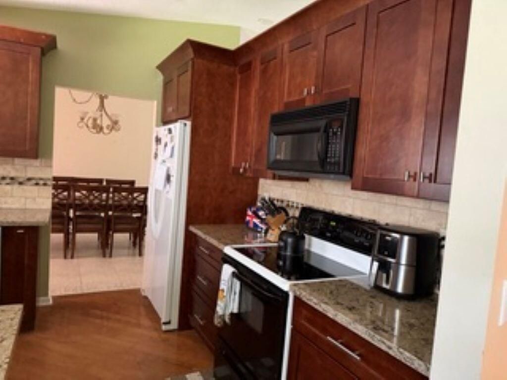 102 Sand Pine Way, Royal Palm Beach, FL 33411 Photo