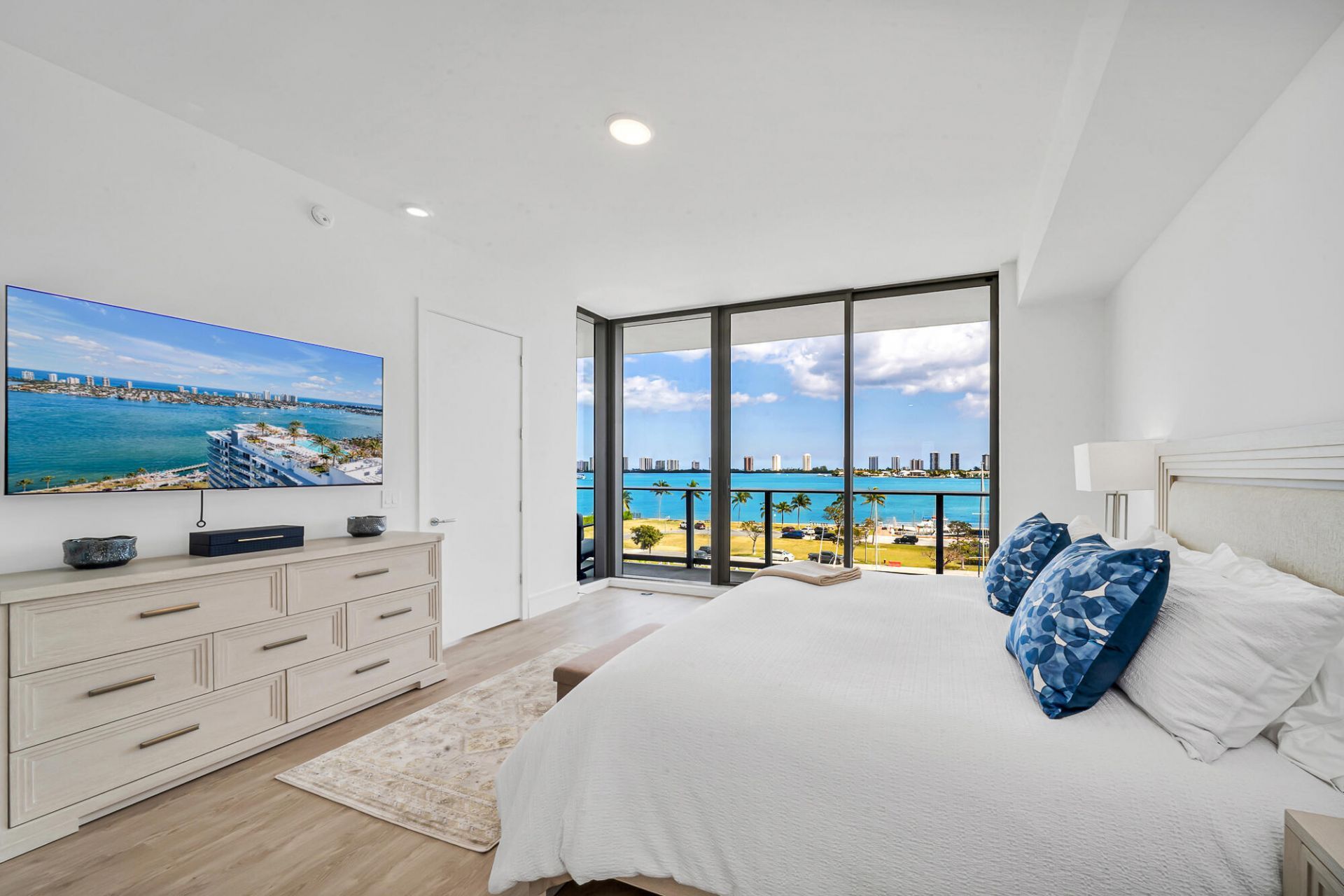 220 Lake Shore Drive, Unit 502, Lake Park, FL 33403 Photo