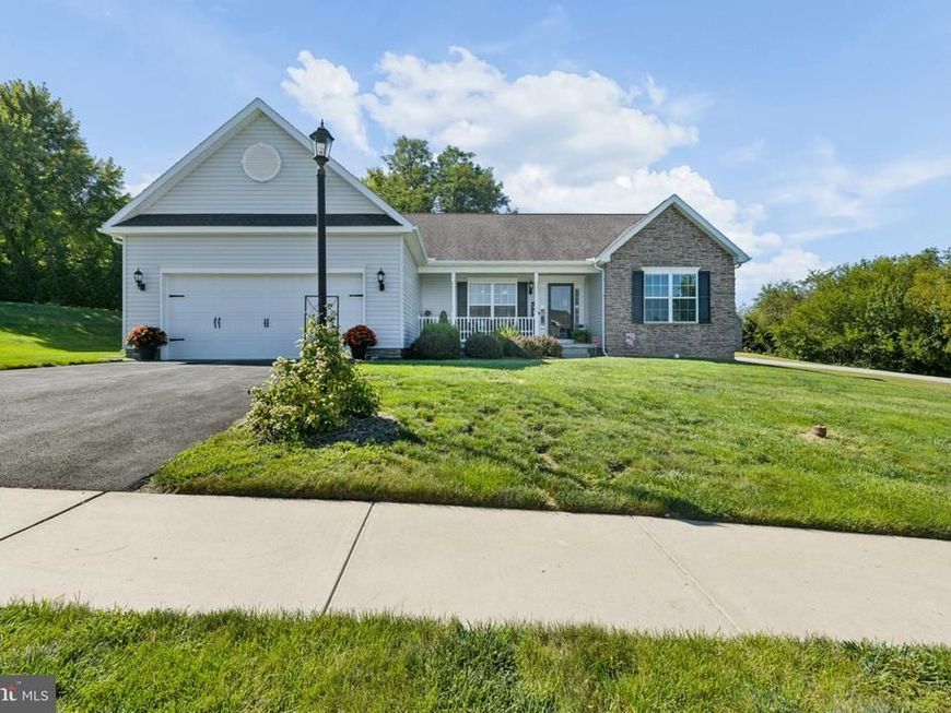 61 Huntmaster Drive, Hanover, PA 17331 Main Photo