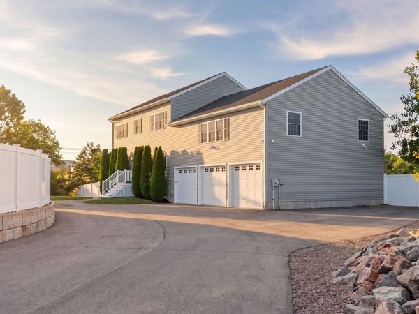 9 Marshall Circle, Peabody, MA 01960