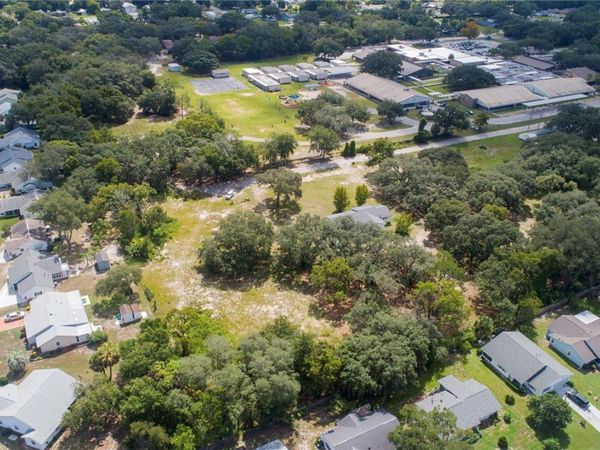 34151 JAYKINS COURT , LEESBURG, FL 34788