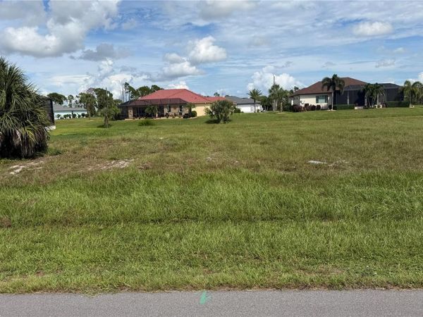 176 W PINE VALLEY LANE , ROTONDA WEST, FL 33947