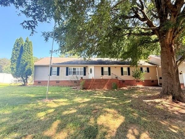 2350 Naomi Drive, Winston-Salem, NC 27107