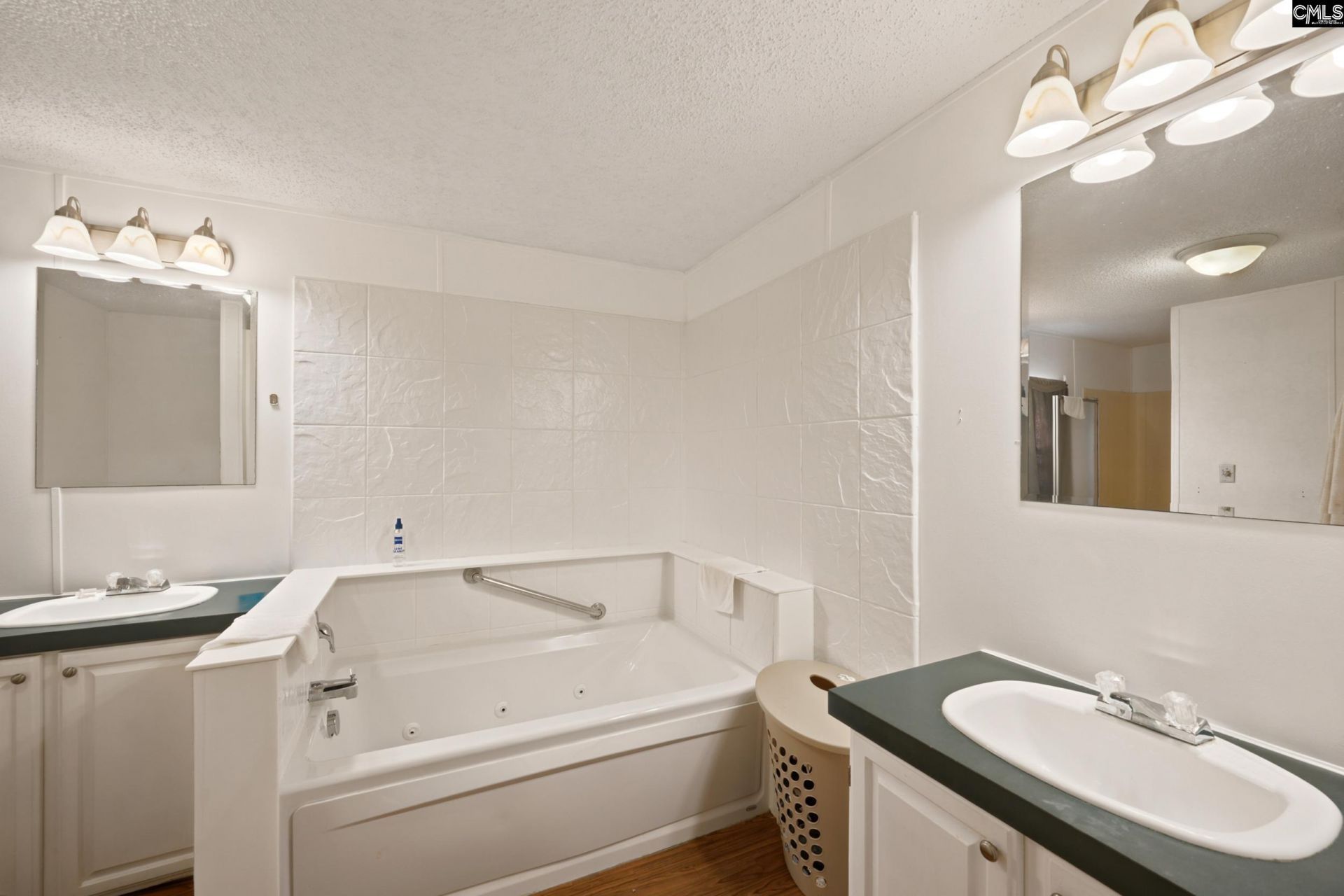 123 Castleville Court Photo 13