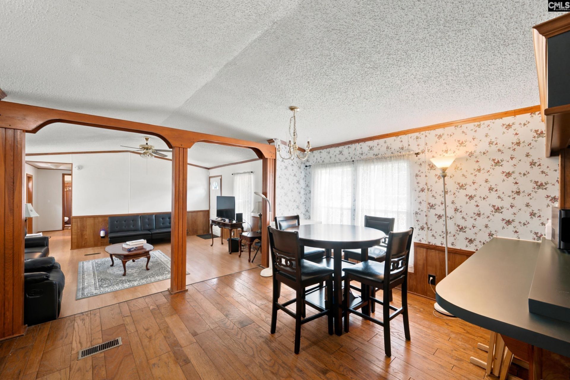 123 Castleville Court Photo 8