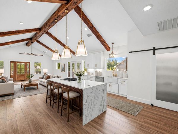 2102 S Church ST, Georgetown, TX 78626