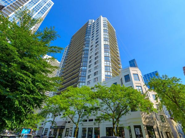 33 W Delaware Place , Unit 16C, Chicago, IL 60610