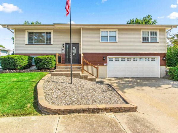 45 ASPEN Drive, Canton, IL 61520