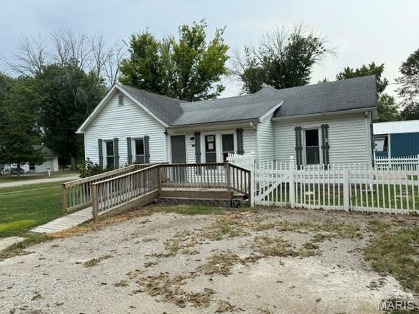 106 S Prospect Street , Coffeen, IL 62017