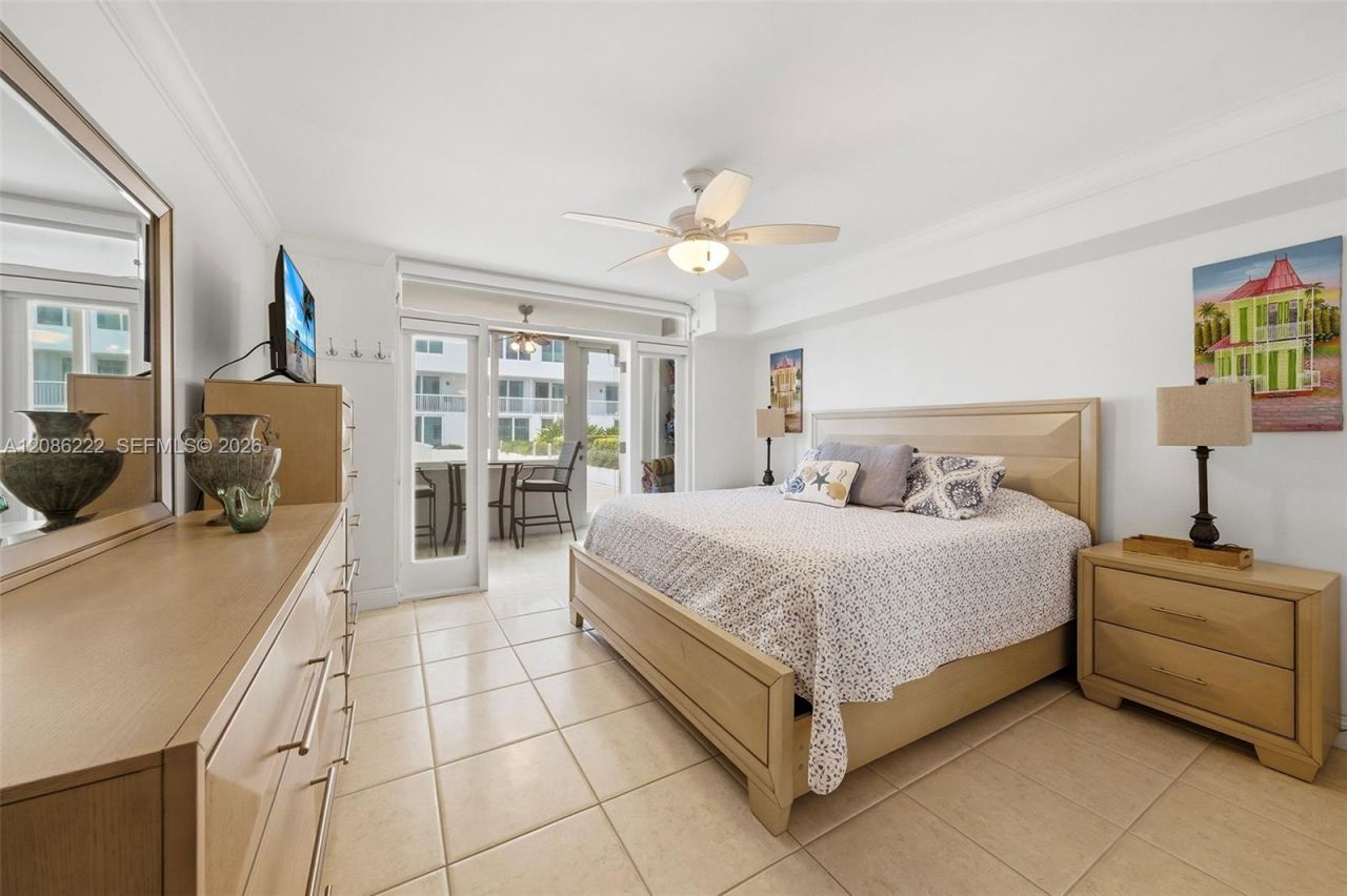 5401 Collins Ave, Unit 108, Miami Beach, FL 33140 Photo