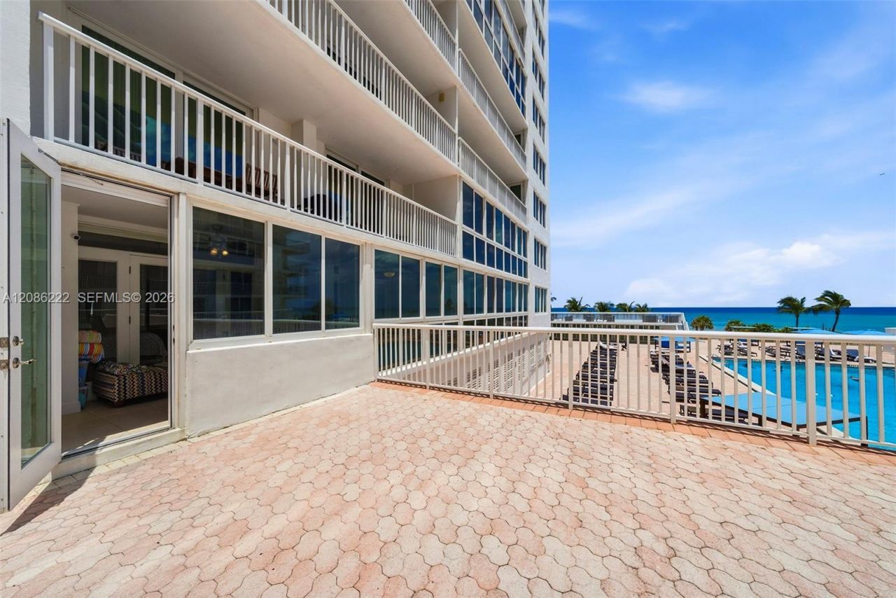 5401 Collins Ave, Unit 108, Miami Beach, FL 33140 Photo