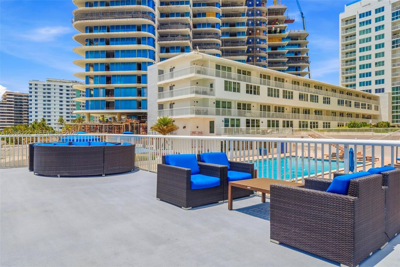 5401 Collins Ave, Unit 108, Miami Beach, FL 33140 Photo