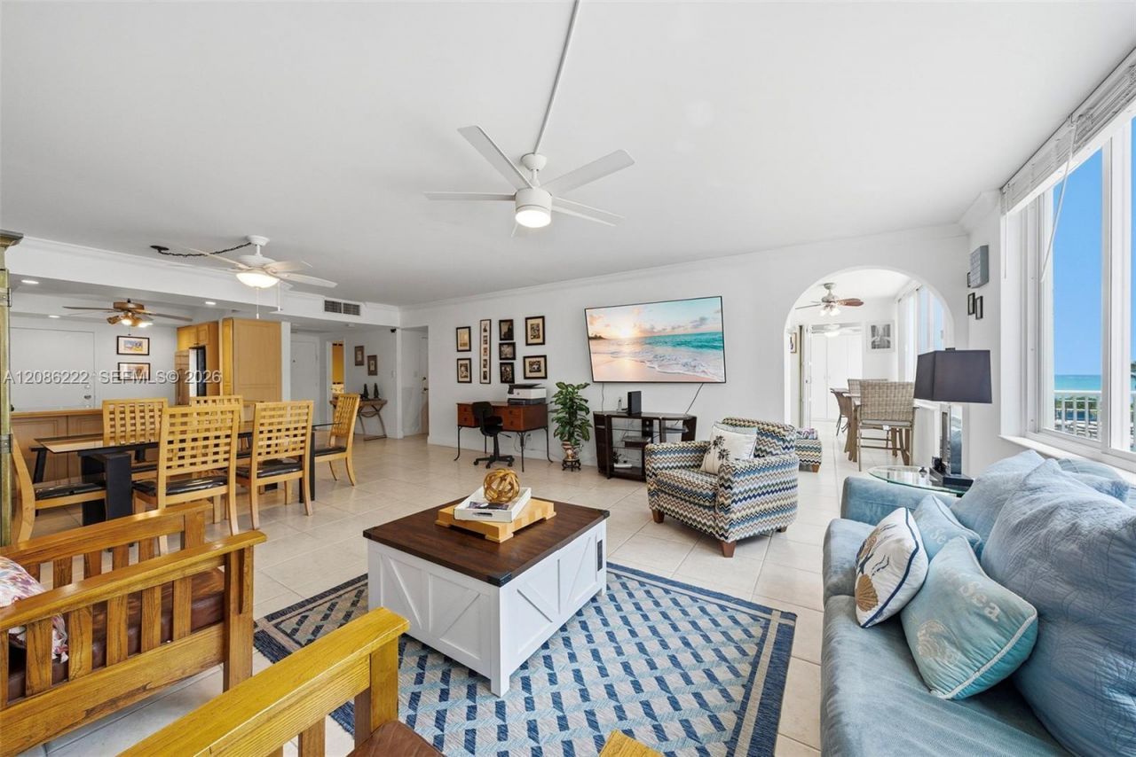 5401 Collins Ave, Unit 108, Miami Beach, FL 33140 Photo