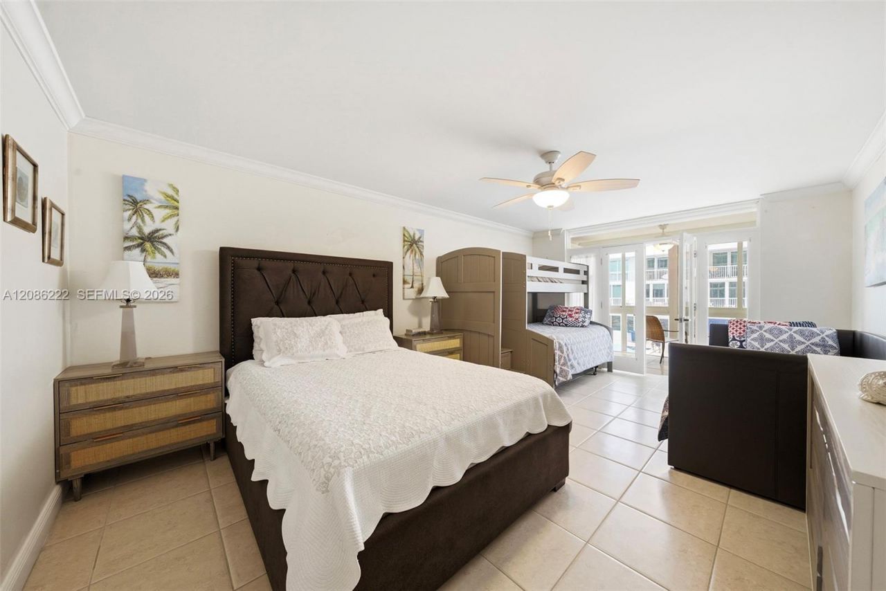5401 Collins Ave, Unit 108, Miami Beach, FL 33140 Photo