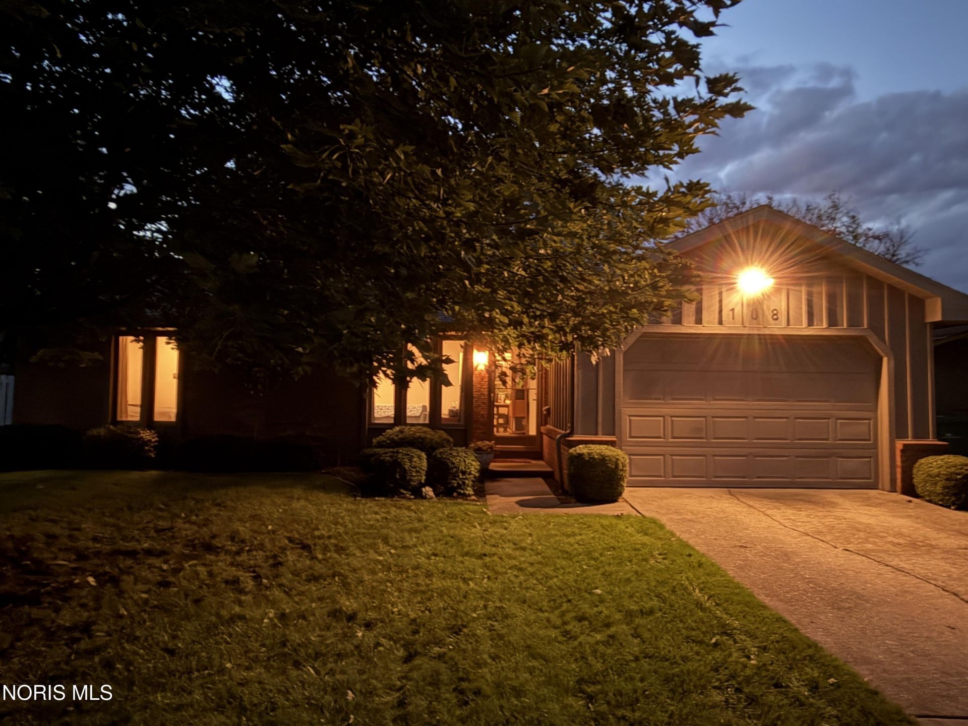 108 Homestead Drive , Rossford, OH 43460 Main Photo